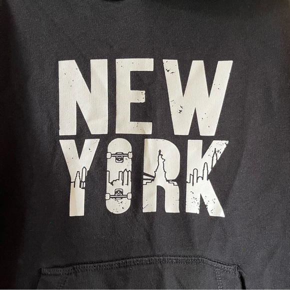 🌼 5/$25 New York Graphic Hoodie Black Youth Size 7/8 by Sears Cozy Athleisure - Picture 2 of 11